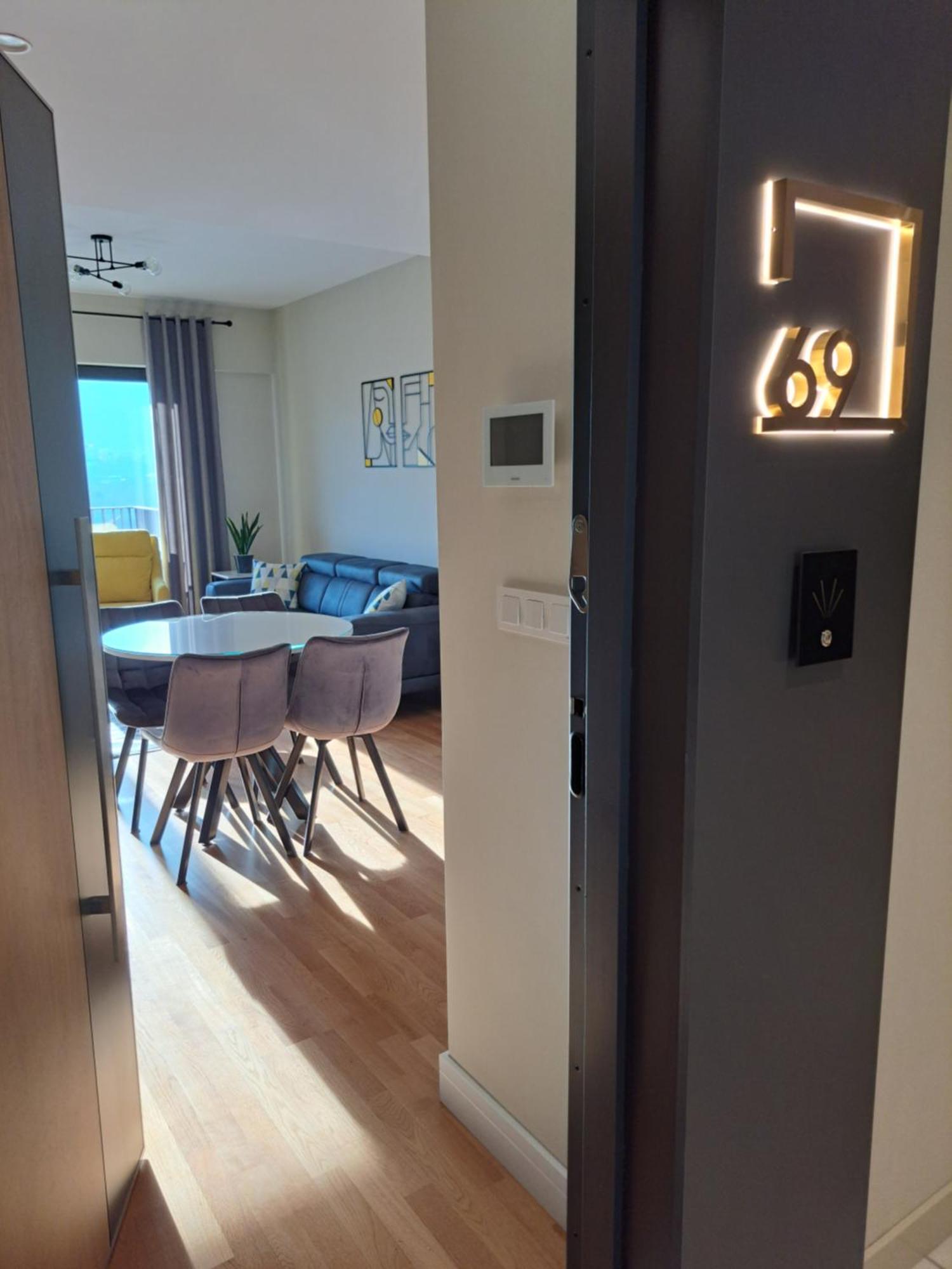 Divine 69 Luxury Apartment, Skopje City - Center, Diamond Residences, Free Parking Esterno foto